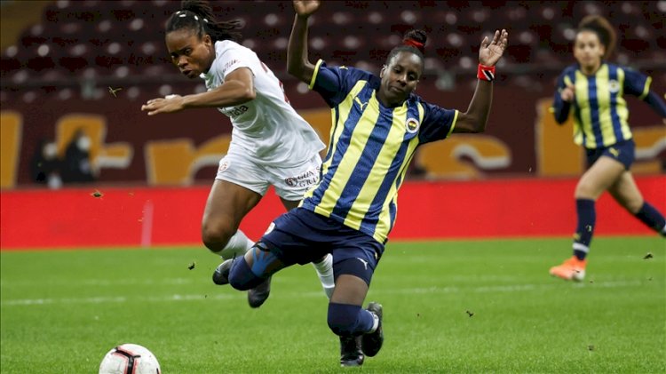 Kadın futbolunda ilk derbide Fenerbahçe, Galatasaray'a fark attı