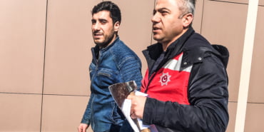 Bakırköy Adalet Sarayı'na baltayla gelen bir kişi, gözaltı
