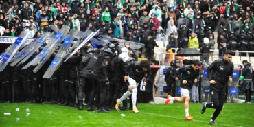 bursaspor--amedspor-maci-oncesi-futbolcular-arasinda-arbede-cikti-ek-fotograflar-_4118_dhaphoto4