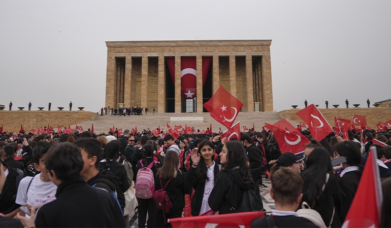 Yurtta 23 Nisan coşkusu: Atatürk’ün çocukları Anıtkabir’de…