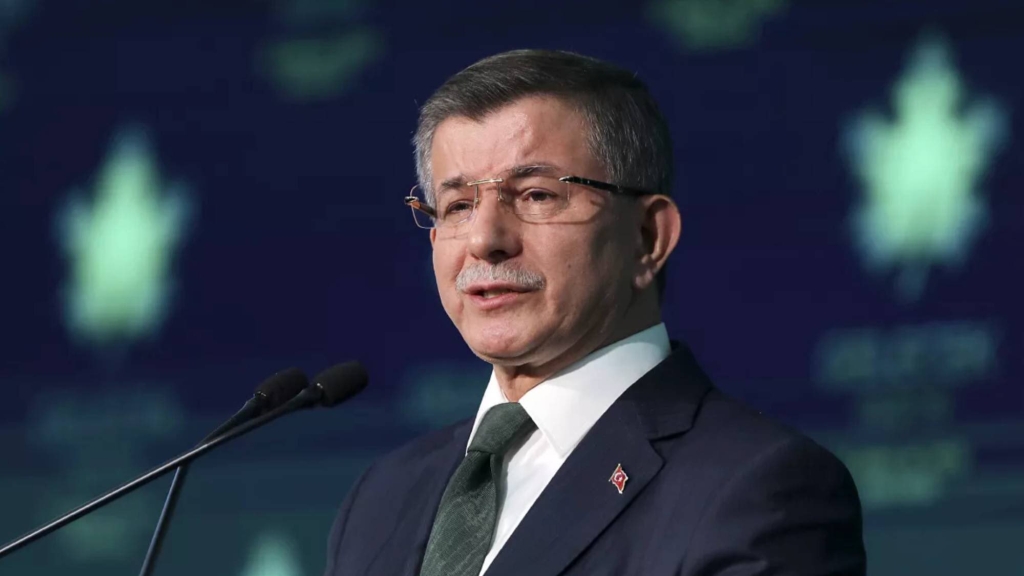 Ahmet Davutoğlu: Maddi sıkıntılar yaşıyorum