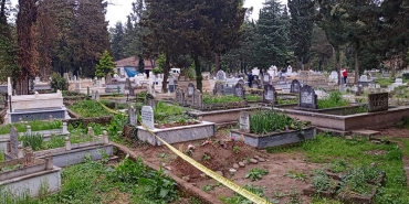 mezarlikone