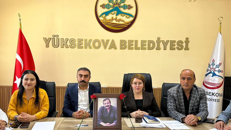 DEM Partili belediye şehit Cengiz Topel’in adını kaldırmış: ‘Sırrı Süreyya Önder Caddesi’