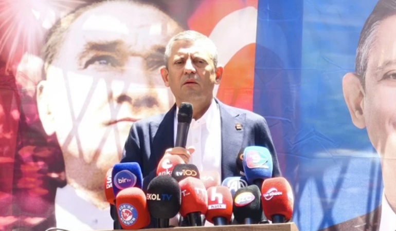 Özgür Özel, İzmir Cumhuriyet Başsavcısı’na seslendi: Akın Gürlek’le yarışan onunla birlikte hesap verir