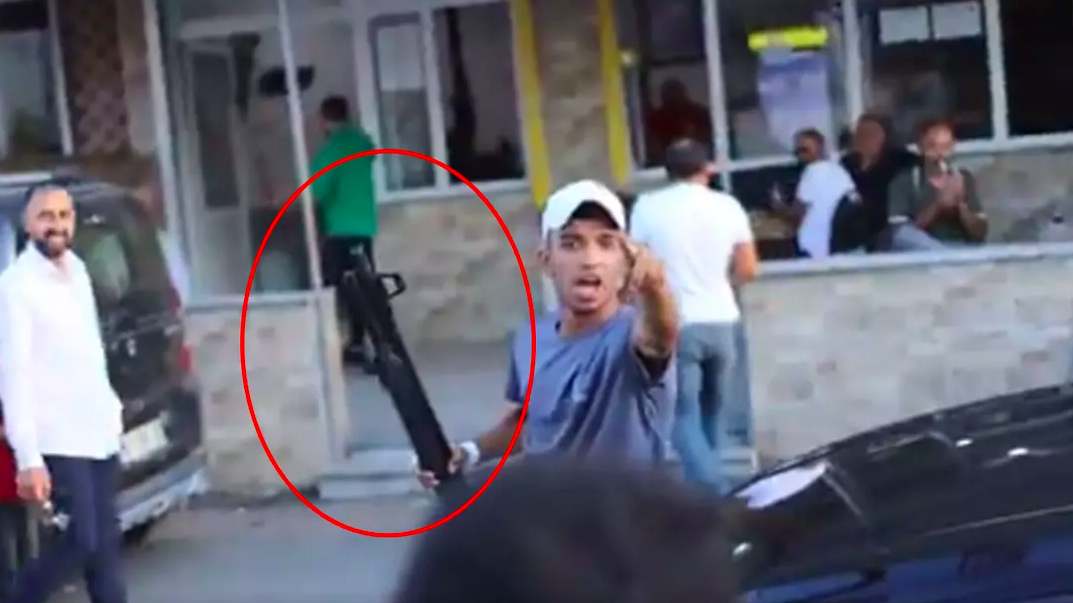 Sokak röportajında dehşete düşüren anlar! ‘Hepinizin canını alacağım’ diyerek ateş açtı