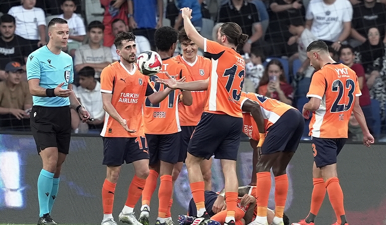 Başakşehir, Konferans Ligi play-off turunda!