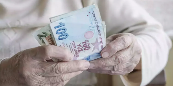 Emekli bayram ikramiyesinde 3 senaryo: İşte masadaki rakamlar…