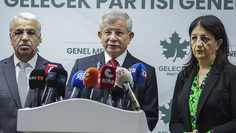 Ahmet Davutoğlu’ndan AKP’ye ‘açılım’ çağrısı: Sürece koordinatör gerek