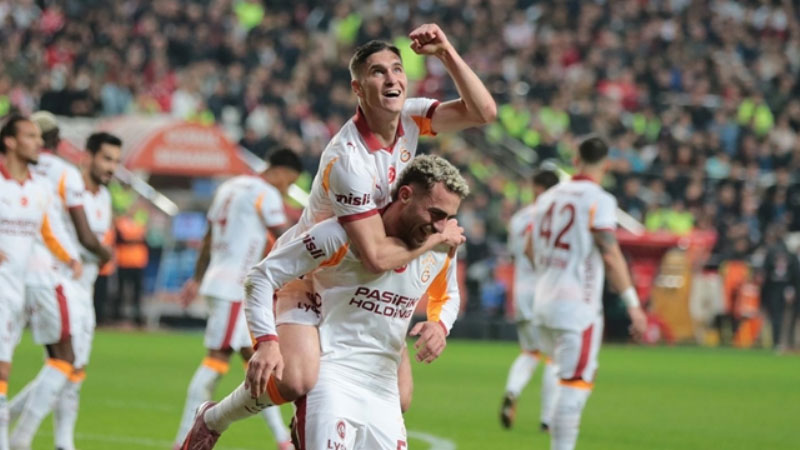 Galatasaray Antalyaspor’u rahat geçti