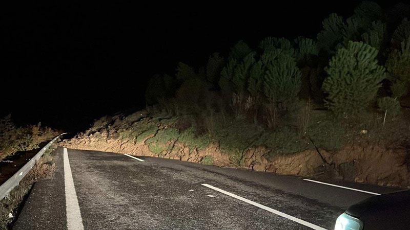 İstanbul-İzmir Otoyolu’nda toprak kayması: Ulaşıma kapatıldı