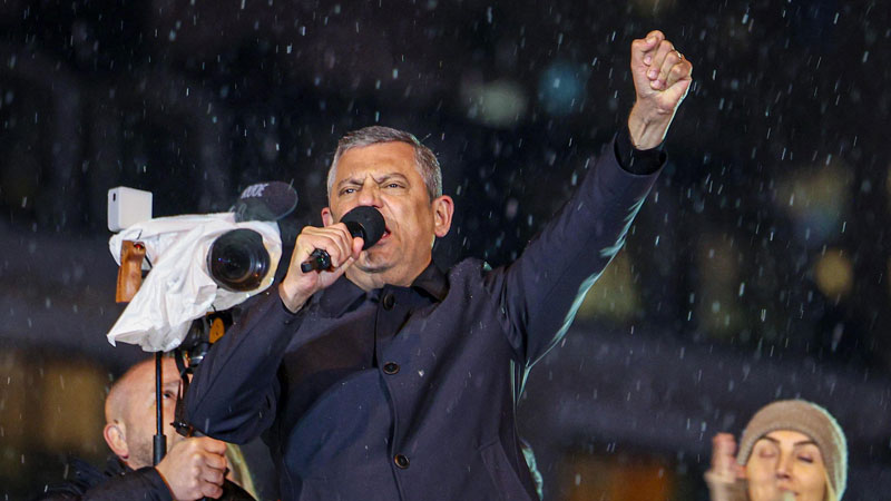 Özgür Özel’den ‘İBB davası’ iddiası… Yargılama 3 ay ertelenebilir