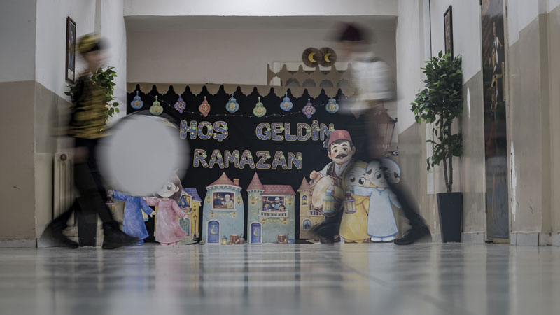 İlkokullara ‘ramazan süslemesi’… Eğitim-İş pedagojik risklerine dikkat çekti: Laiklik ilkesine aykırı