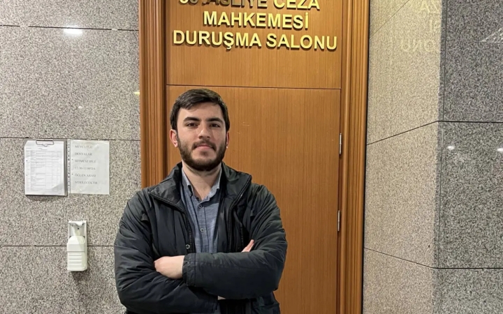 Tutuklu gazeteci İsmail Arı cezaevinden seslendi: ‘Pantolonumu indirip eğilip kalkmam istendi’