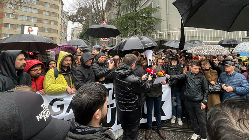 Gazetecilerden tutuklu meslektaşları için eylem: Korkmuyoruz çünkü…