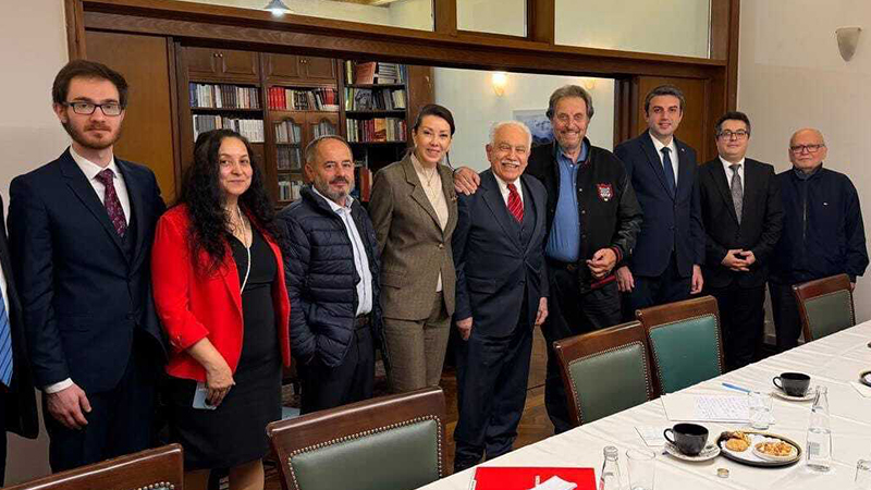 İlginç görüşme: Doğu Perinçek, Elon Musk’ın babası ile bir araya geldi