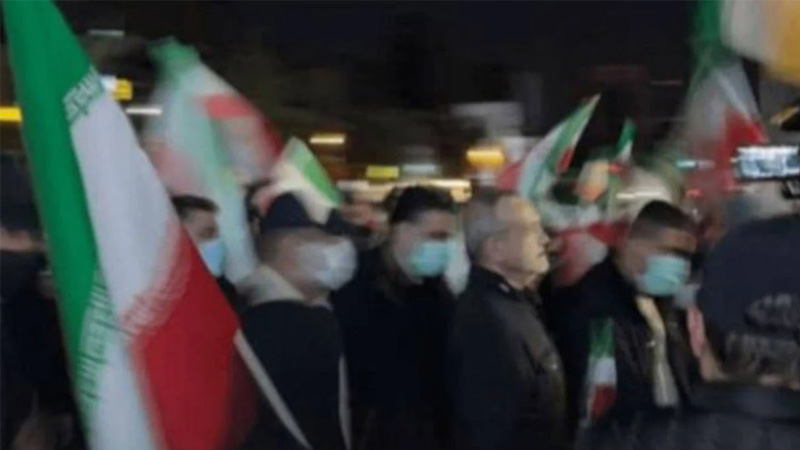 İran’da Pezeşkiyan ile Arakçi’den gövde gösterisi: Halkın arasında kutlamalara katıldılar