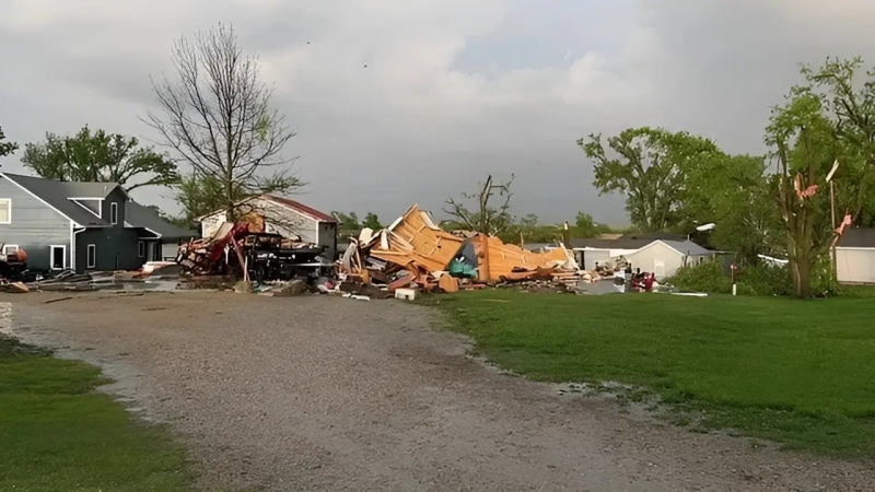 ABD’de hortum felaketi: Oklahoma’da evler yıkıldı, hava üssü kapatıldı