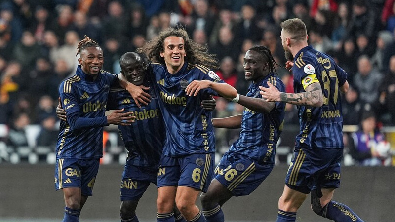 Fenerbahçe Kayseri’de farka koştu