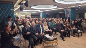 Kızılcagün Platformu bölücü açılıma İstanbul’dan bayrak kaldırdı