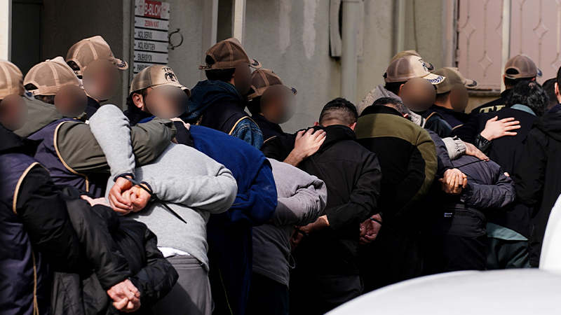 İstanbul’daki terör saldırına ilişkin gözaltına alınan 12 kişi adliyede